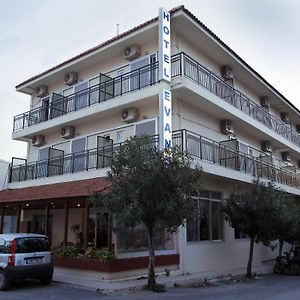 Evans Hotel